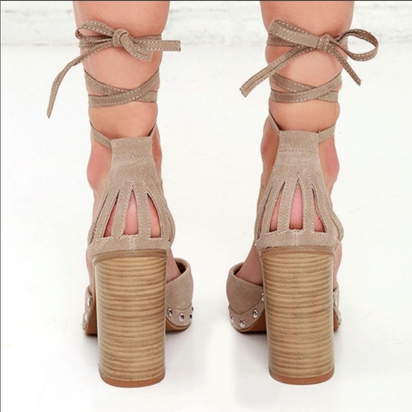 SOLD Seychelles Drift Ankle Tie Tan Suede Heels - Picture 2 of 8